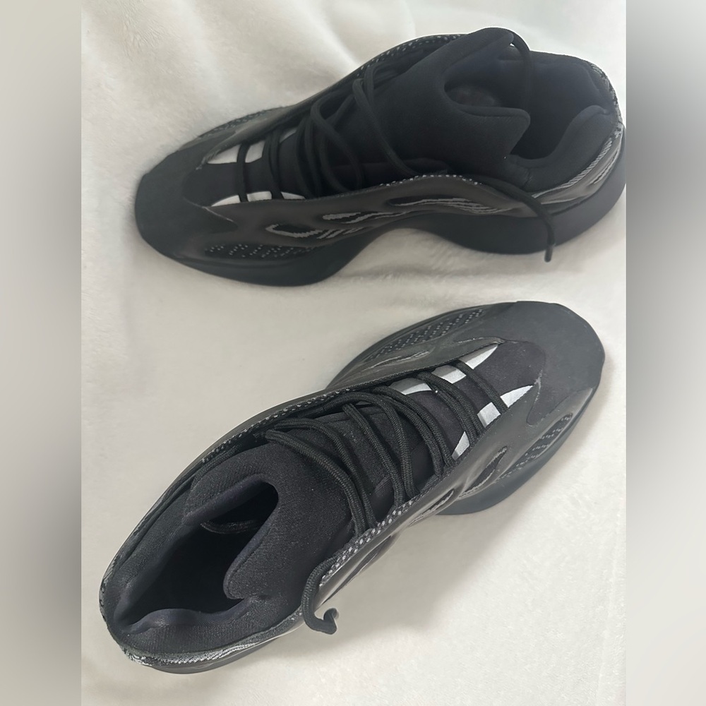Yeezy 700